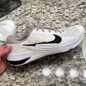 Men’s Nike Metcon 7 - white / black